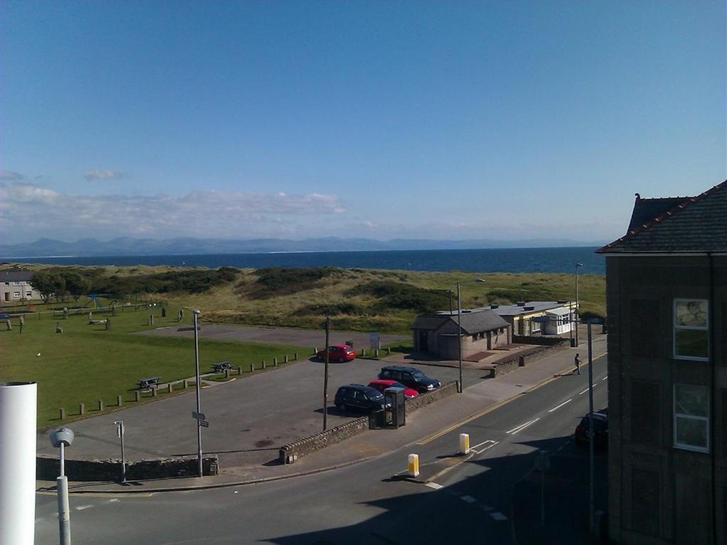 The Victoria Hotel Pwllheli Bagian luar foto
