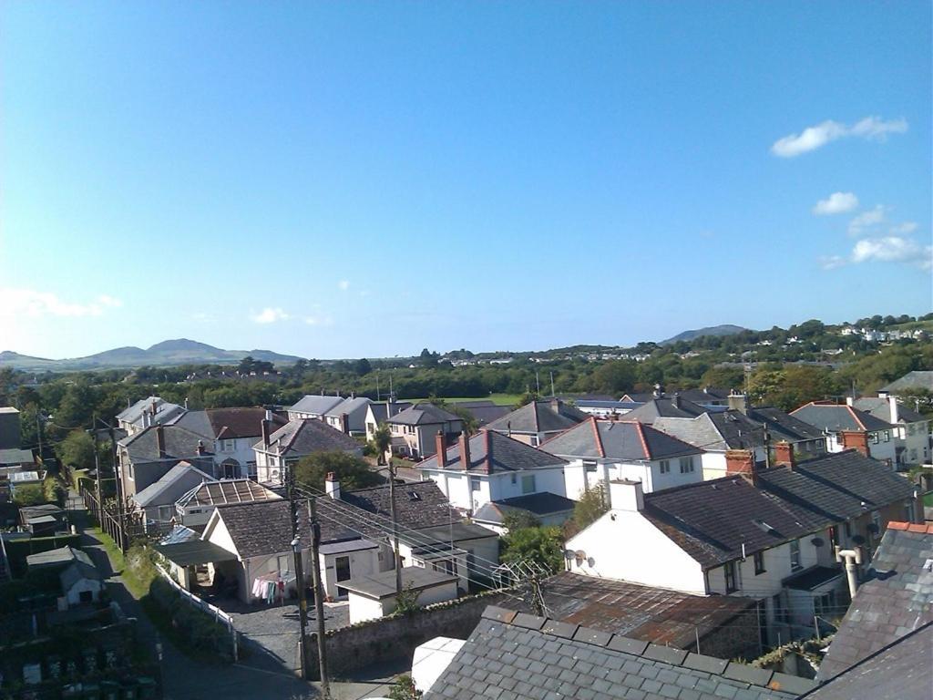 The Victoria Hotel Pwllheli Bagian luar foto