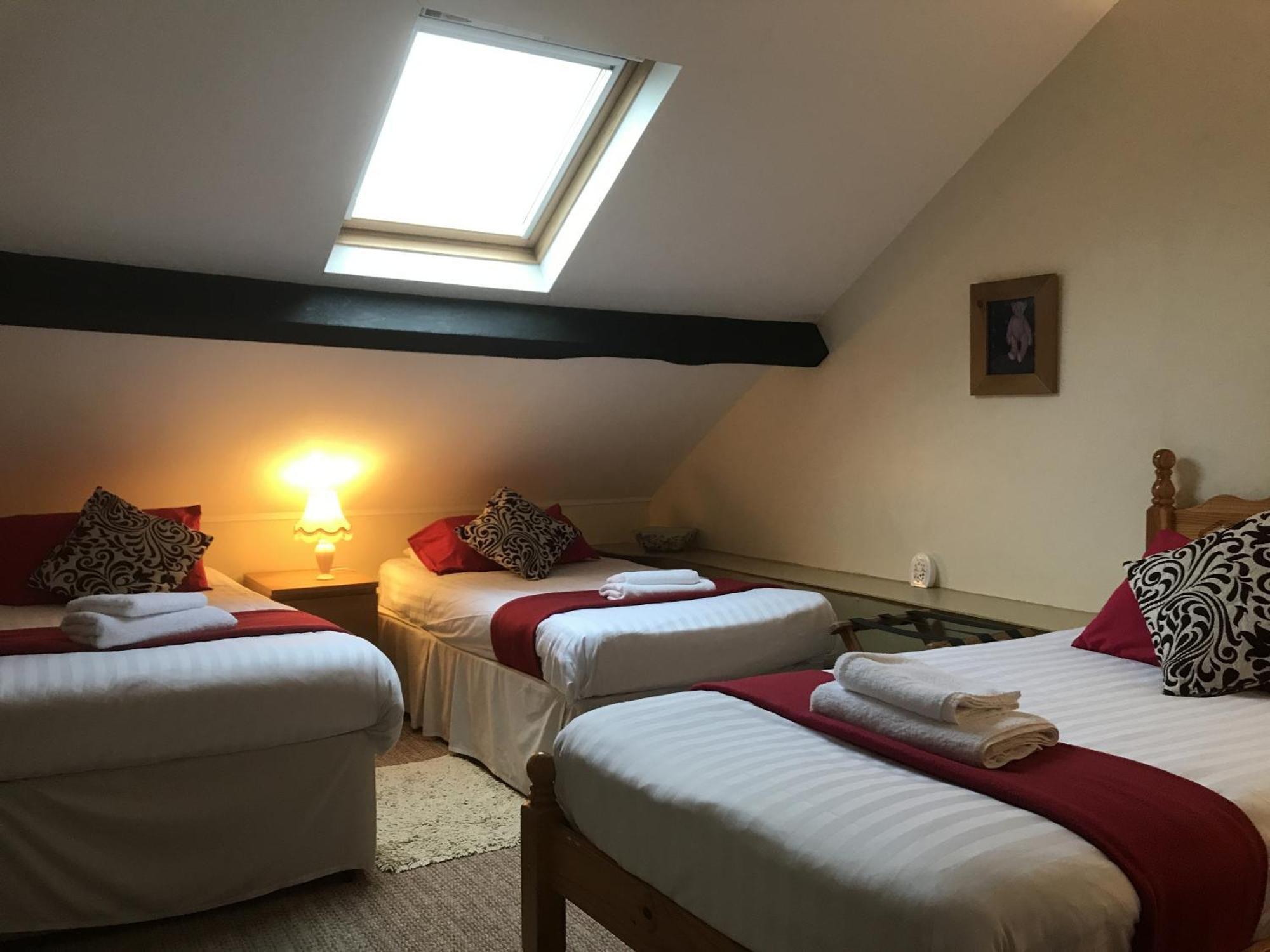 The Victoria Hotel Pwllheli Bagian luar foto